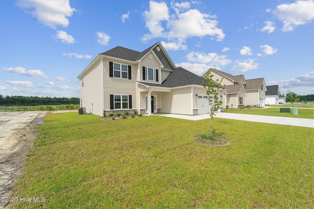 Photo of 218 Windsor Run Boulevard, Jacksonville, NC 28546 (MLS # 100505729)