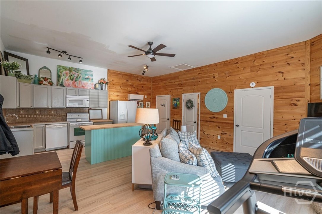 102 Beaverdam Creek Road