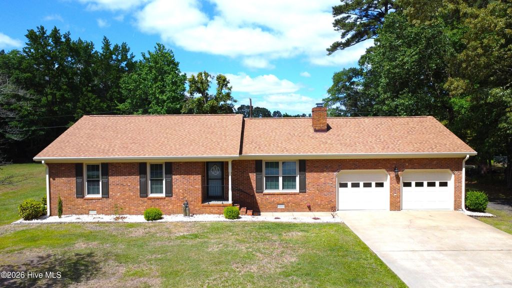 Photo of 203 N Cottonwood Drive, Goldsboro, NC 27530 (MLS # 100570310)
