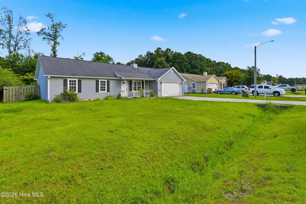 Photo of 115 Daphne Drive, Hubert, NC 28539 (MLS # 100588035)