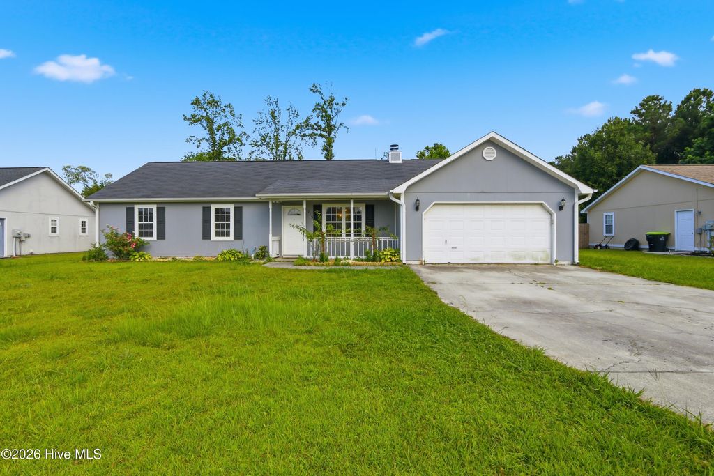 Photo of 115 Daphne Drive, Hubert, NC 28539 (MLS # 100588035)
