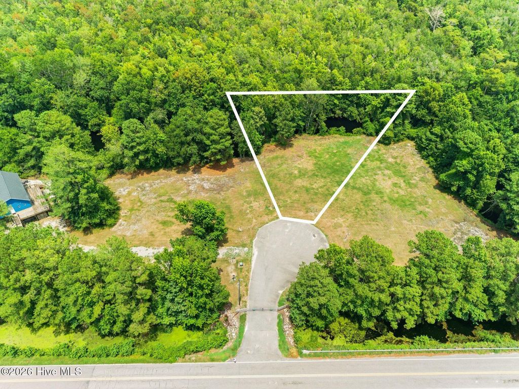 Photo of 27 Big Creek Circle, Lake Waccamaw, NC 28450 (MLS # 100590938)
