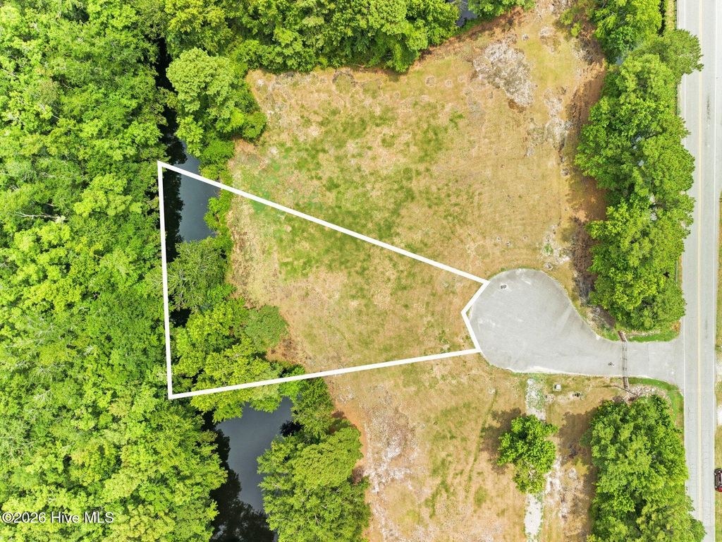 Photo of 27 Big Creek Circle, Lake Waccamaw, NC 28450 (MLS # 100590938)