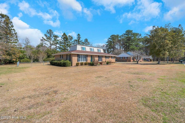 320 PINECREST DR, CHADBOURN, NC 28431 - Image dff45ef1c1f261d62e6fb1b17b333df0/324165381