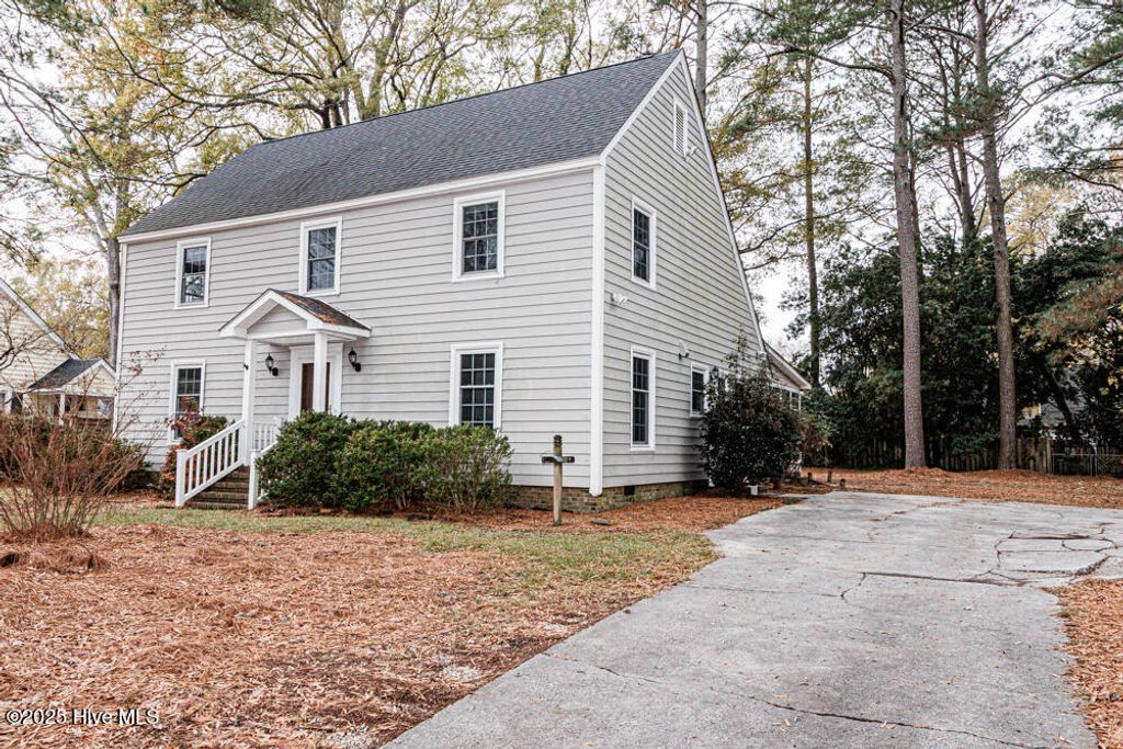 Photo of 1404 Captains Road, Tarboro, NC 27886 (MLS # 100522603)