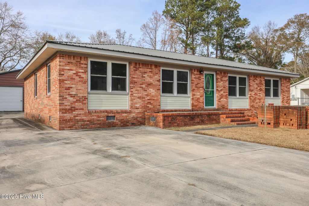 Photo of 3 Mcarthur Drive, Jacksonville, NC 28546 (MLS # 100553205)