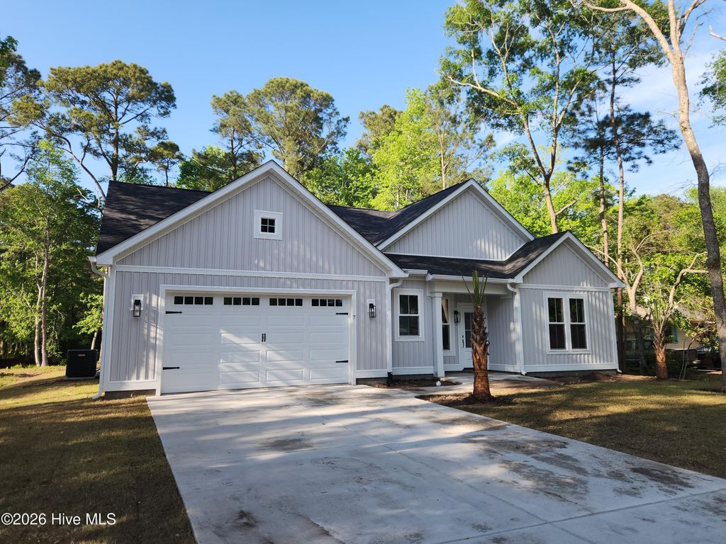 Photo of 7 Lakeview Court, Carolina Shores, NC 28467 (MLS # 100567730)