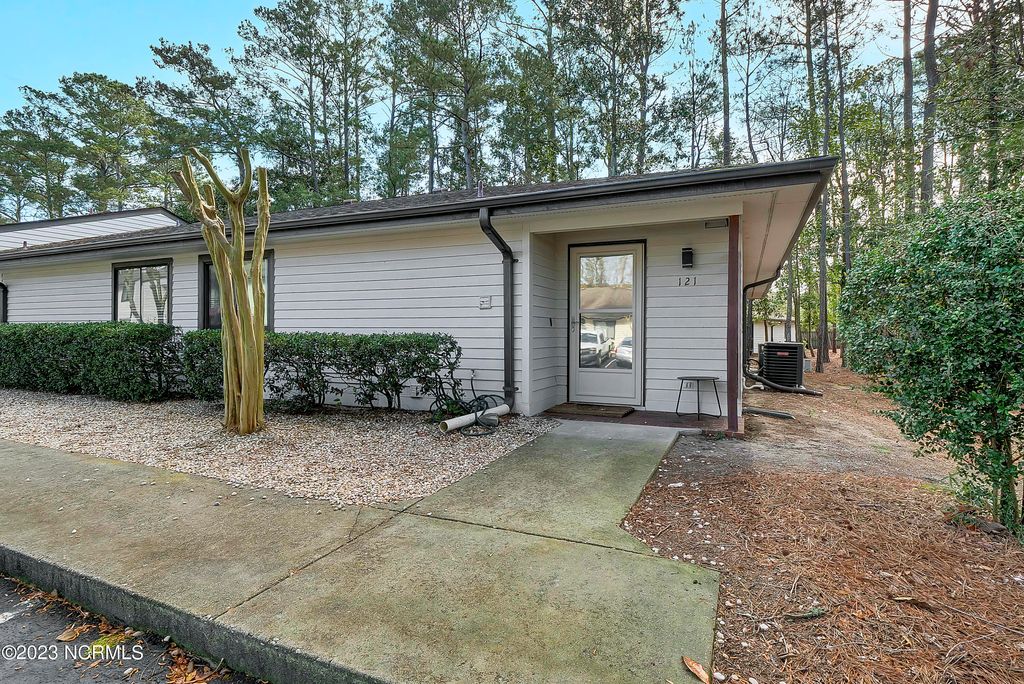 Photo of 1507 Military Cutoff Road #Apt 121, Wilmington, NC 28403 (MLS # 100560221)