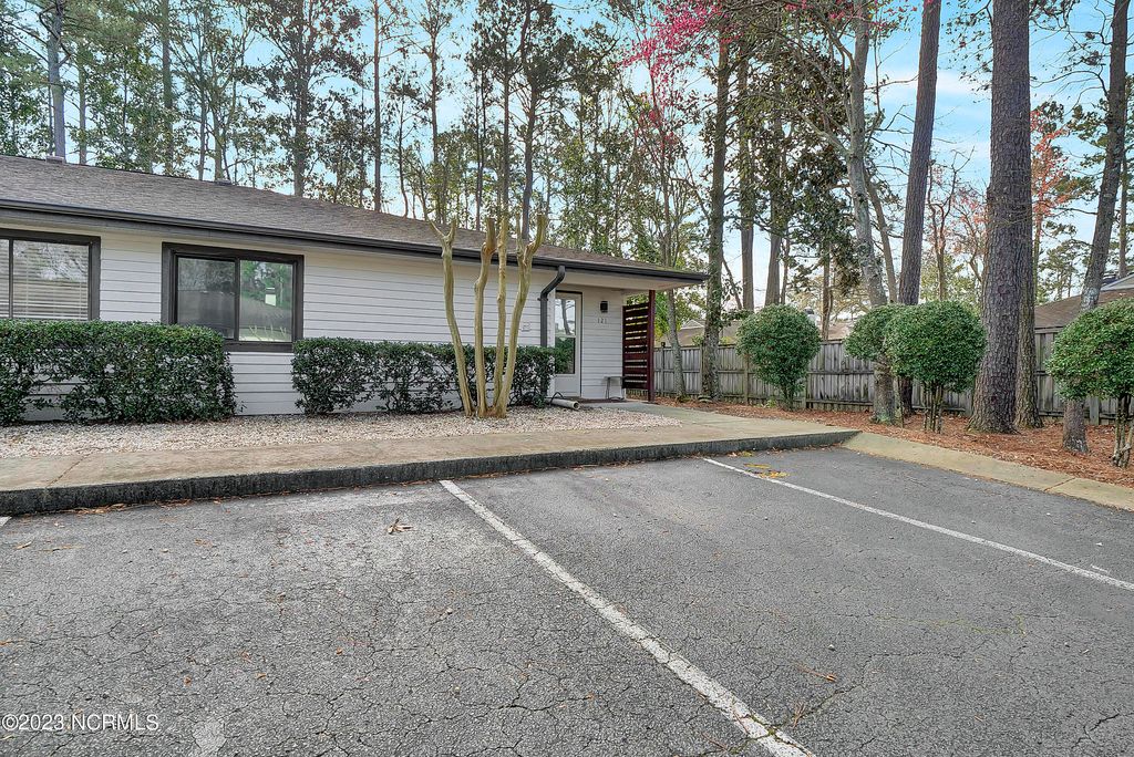 Photo of 1507 Military Cutoff Road #Apt 121, Wilmington, NC 28403 (MLS # 100560221)