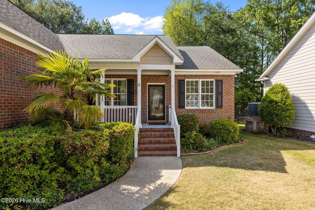 Photo of 3008 Olde Towne Place, New Bern, NC 28562 (MLS # 100569382)