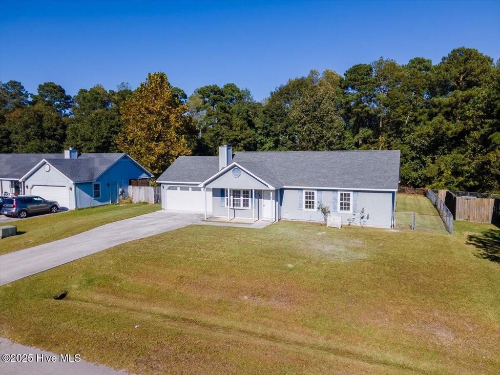Photo of 243 Zachary Lane, Hubert, NC 28539 (MLS # 100538158)