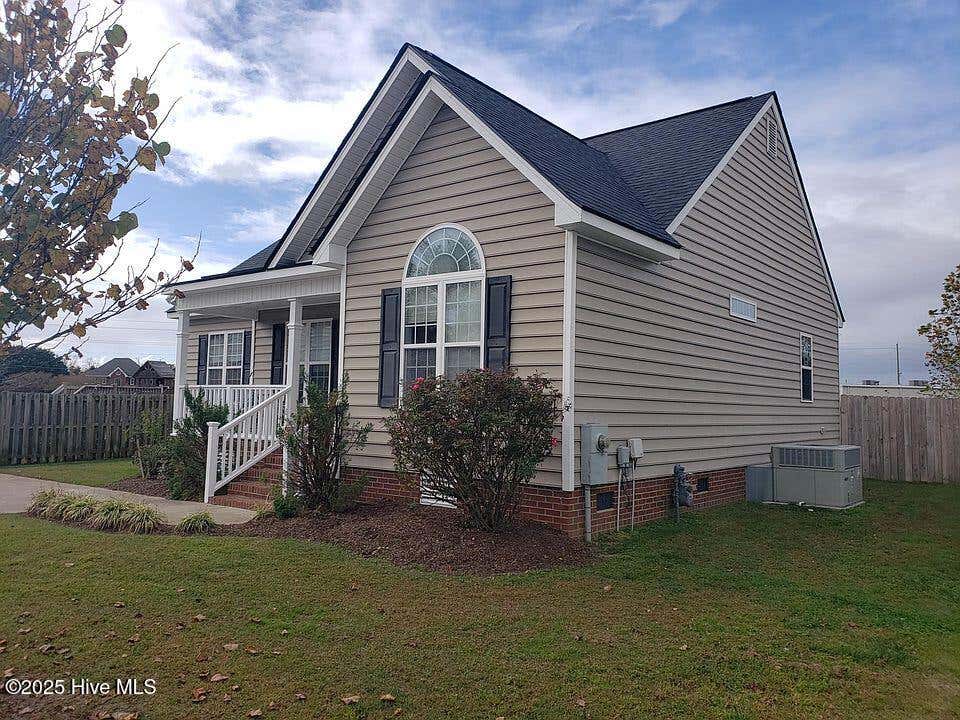Photo of 1124 Sebring Drive, Winterville, NC 28590 (MLS # 100584754)