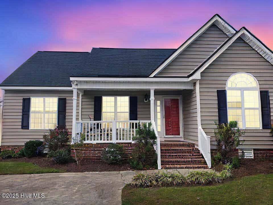 Photo of 1124 Sebring Drive, Winterville, NC 28590 (MLS # 100584754)