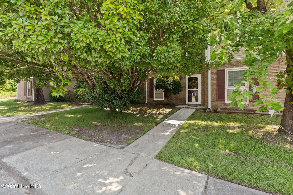 Photo of 130 King George Court, Jacksonville, NC 28546 (MLS # 100602448)