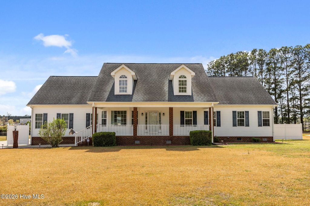 Photo of 819 Badger Circle, Greenville, NC 27834 (MLS # 100564254)