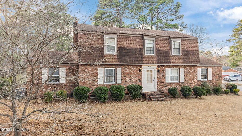 Photo of 300 S Englewood Drive, Rocky Mount, NC 27804 (MLS # 100558492)