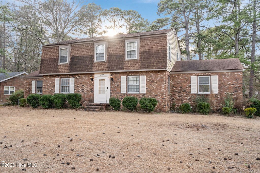 Photo of 300 S Englewood Drive, Rocky Mount, NC 27804 (MLS # 100558492)