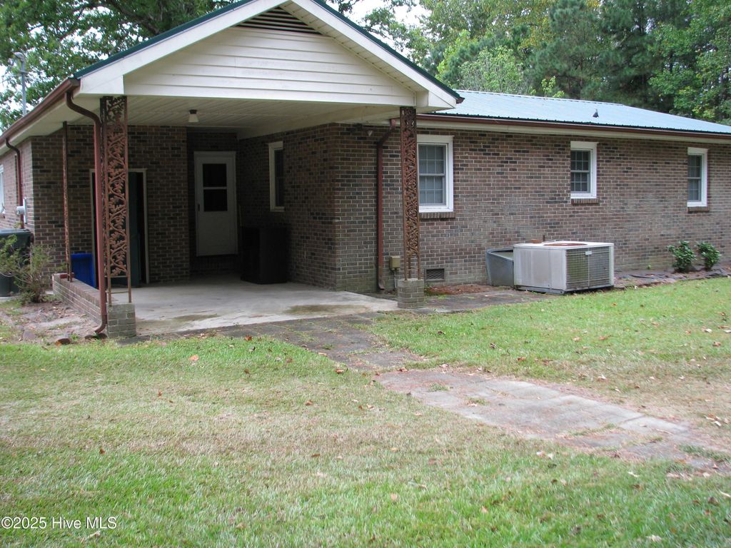 Photo of 2996 Us Hwy 64 W, Plymouth, NC 27962 (MLS # 100531279)