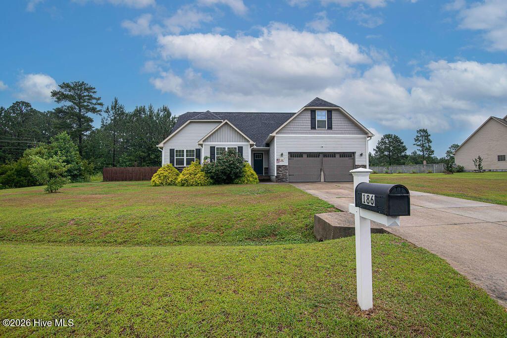 Photo of 186 Peytons Ridge Drive, Hubert, NC 28539 (MLS # 100584059)
