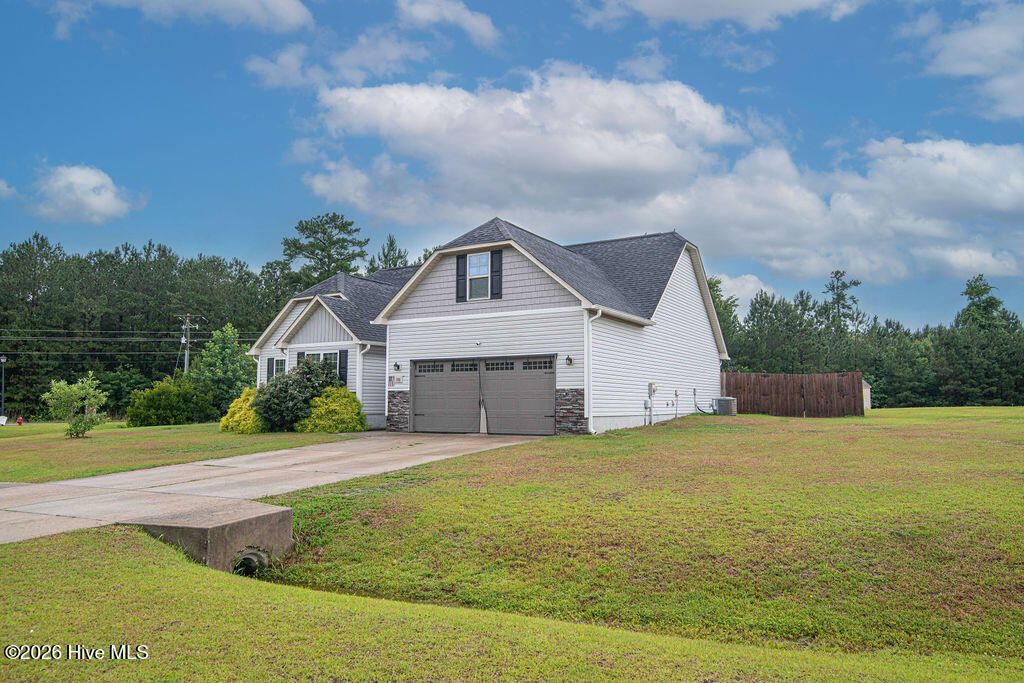 Photo of 186 Peytons Ridge Drive, Hubert, NC 28539 (MLS # 100584059)