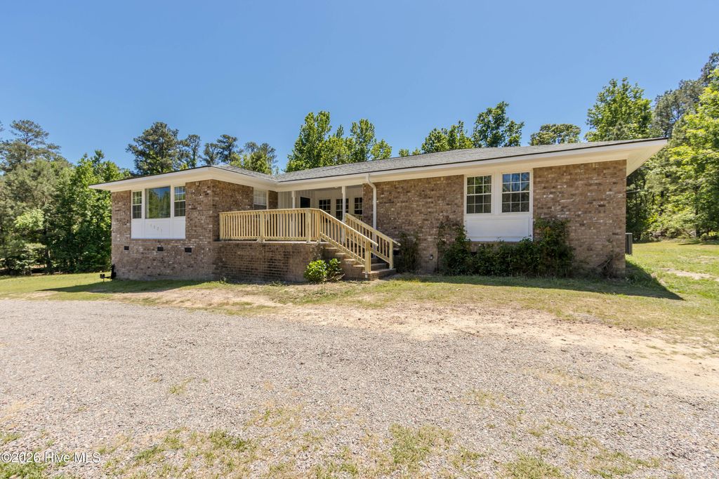 Photo of 1221 Lakeview Drive, Grovetown, GA 30813 (MLS # 100574563)