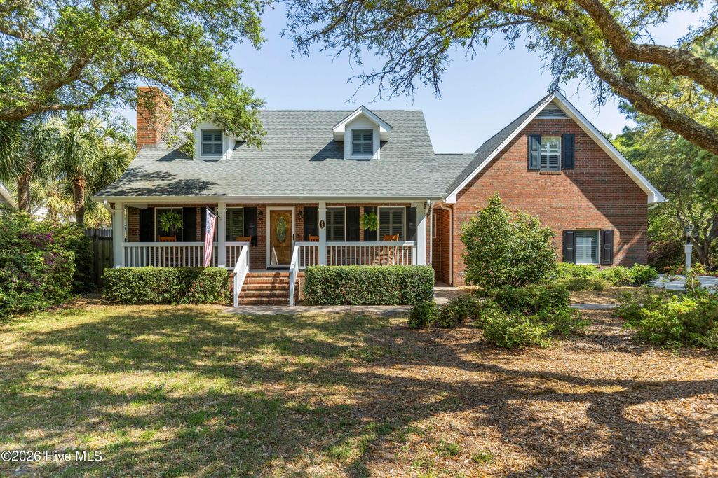 Photo of 6002 Robert Ruark Drive SE, Southport, NC 28461 (MLS # 100569579)