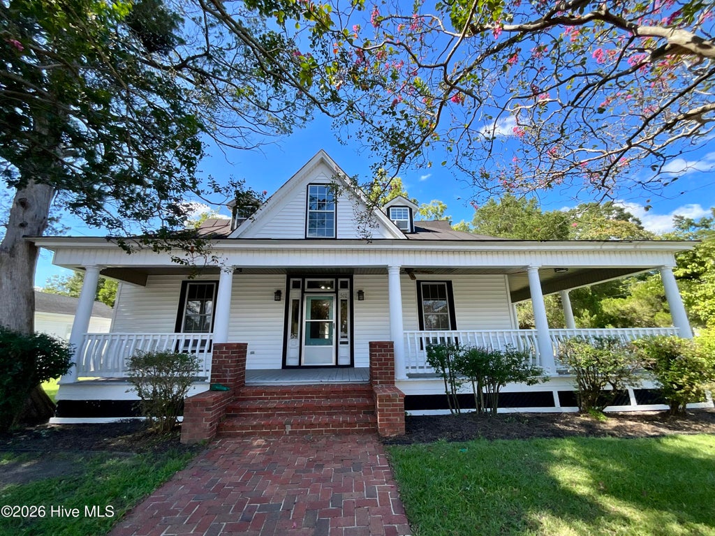 Photo of 502 W Main Street, Williamston, NC 27892 (MLS # 100604780)
