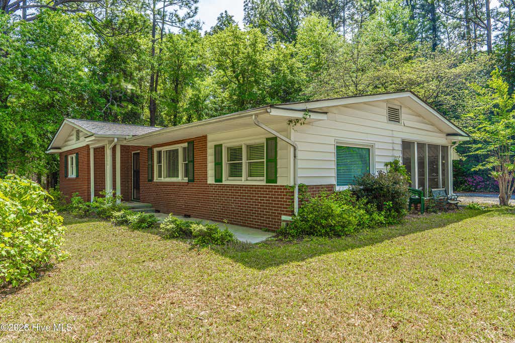 Photo of 1360 Midland Road, Southern Pines, NC 28387 (MLS # 100568007)