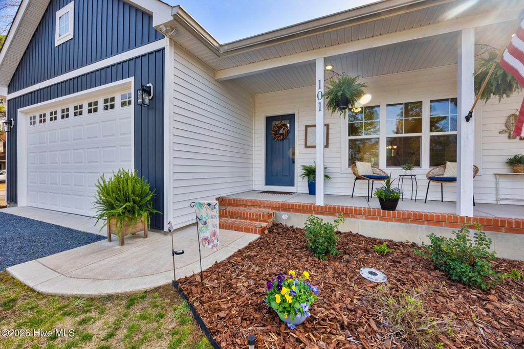 Photo of 101 Seminole Court, West End, NC 27376 (MLS # 100564357)