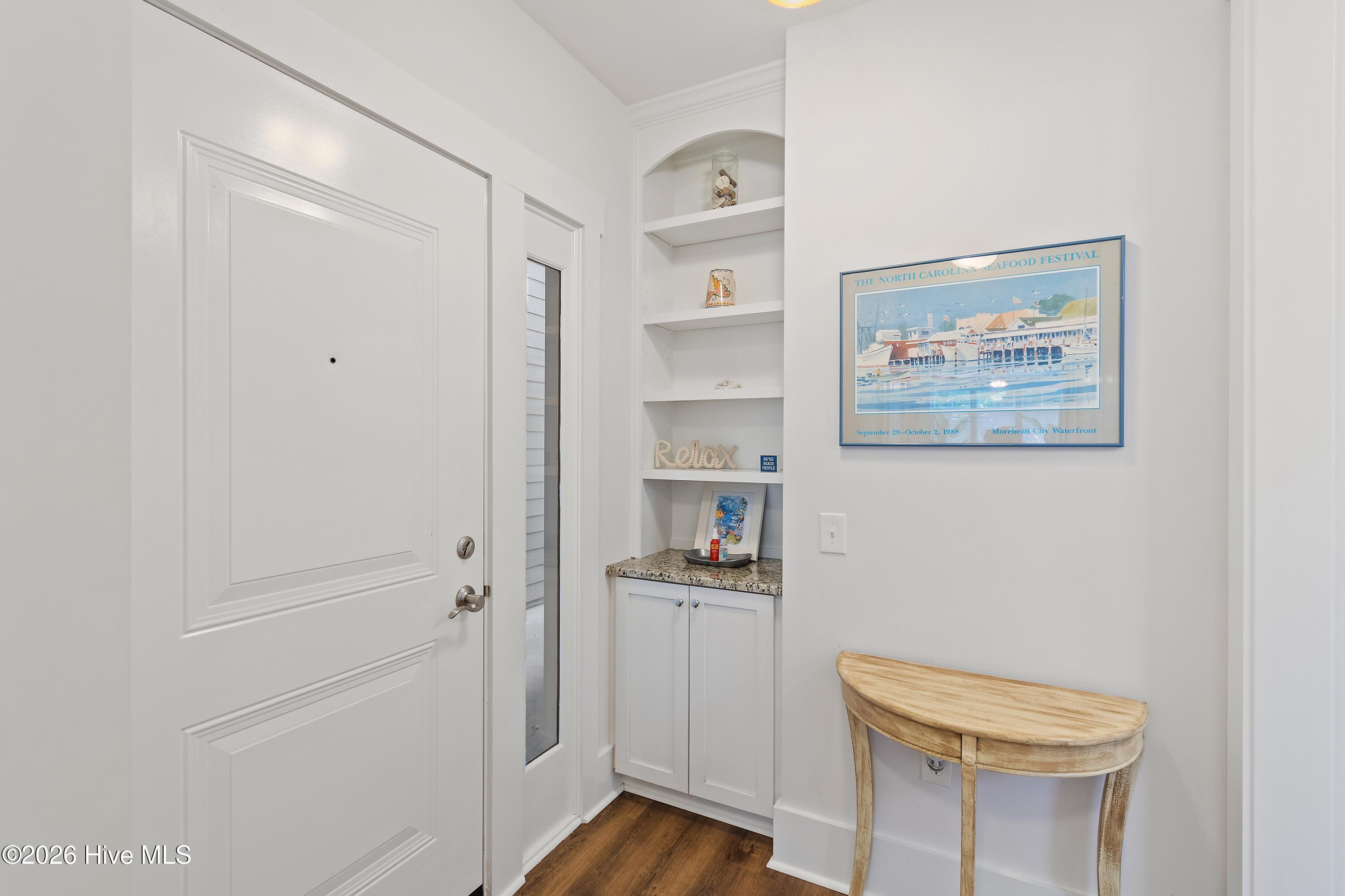 2537 St James Drive SE 105