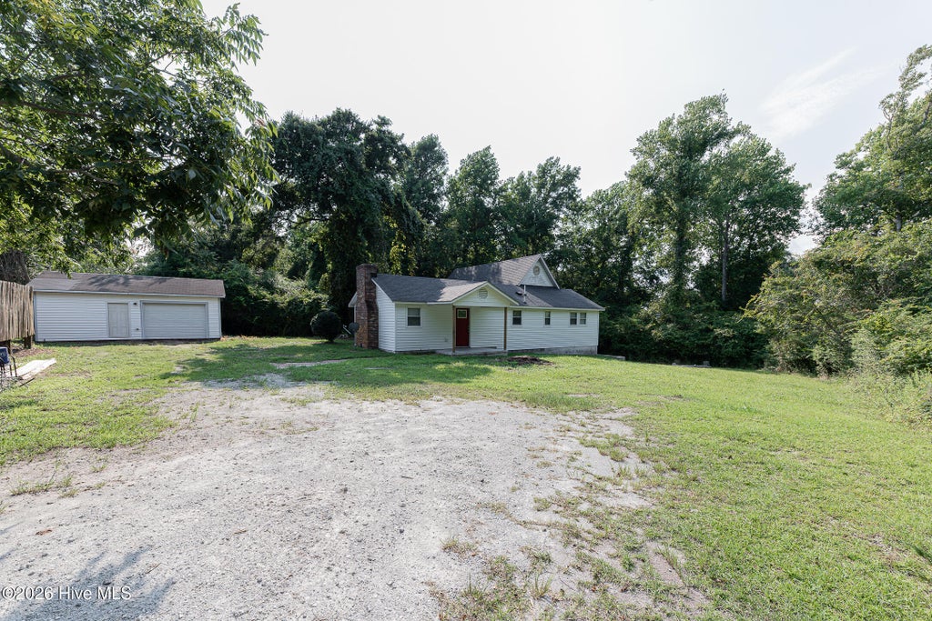Photo of 175 Peninsula Manor Road, Hubert, NC 28539 (MLS # 100593216)