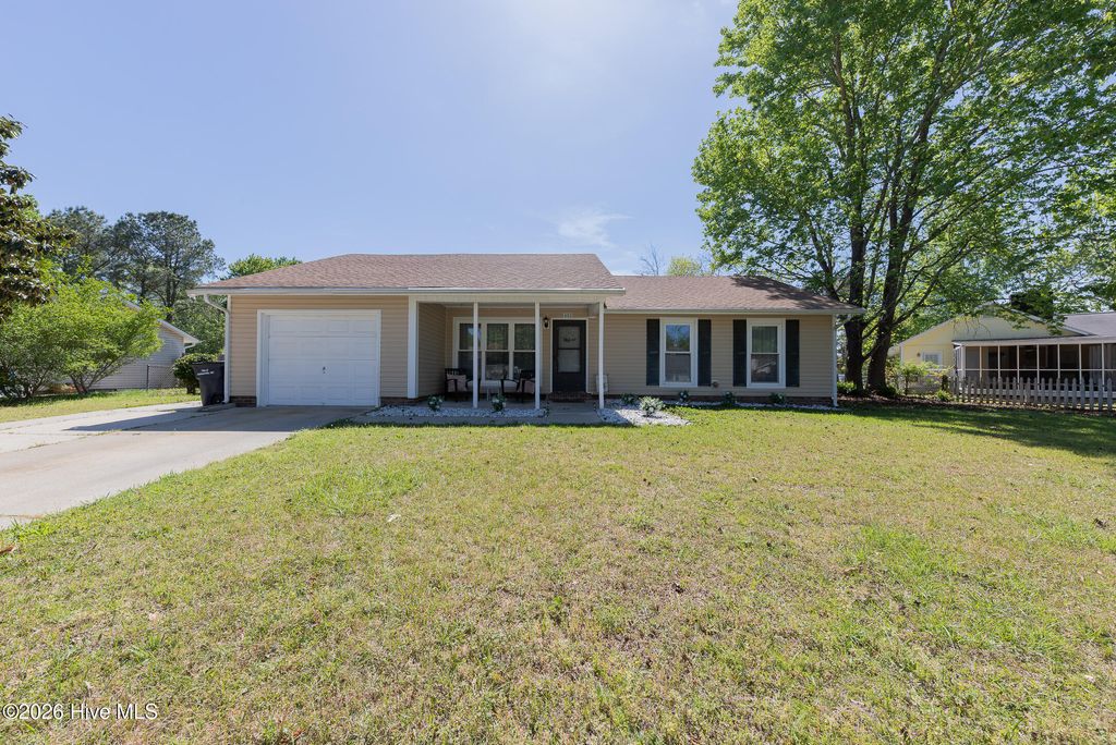 Photo of 402 Sharon Way, Jacksonville, NC 28546 (MLS # 100566387)