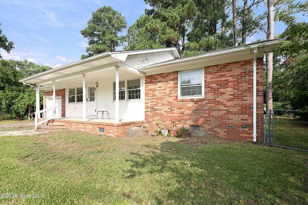 Photo of 203 Long Acres Drive, Jacksonville, NC 28546 (MLS # 100596543)