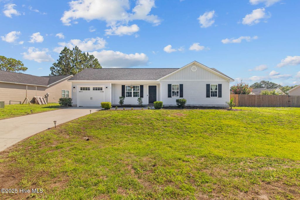 Photo of 105 Marina Leigh Drive, Hubert, NC 28539 (MLS # 100515943)