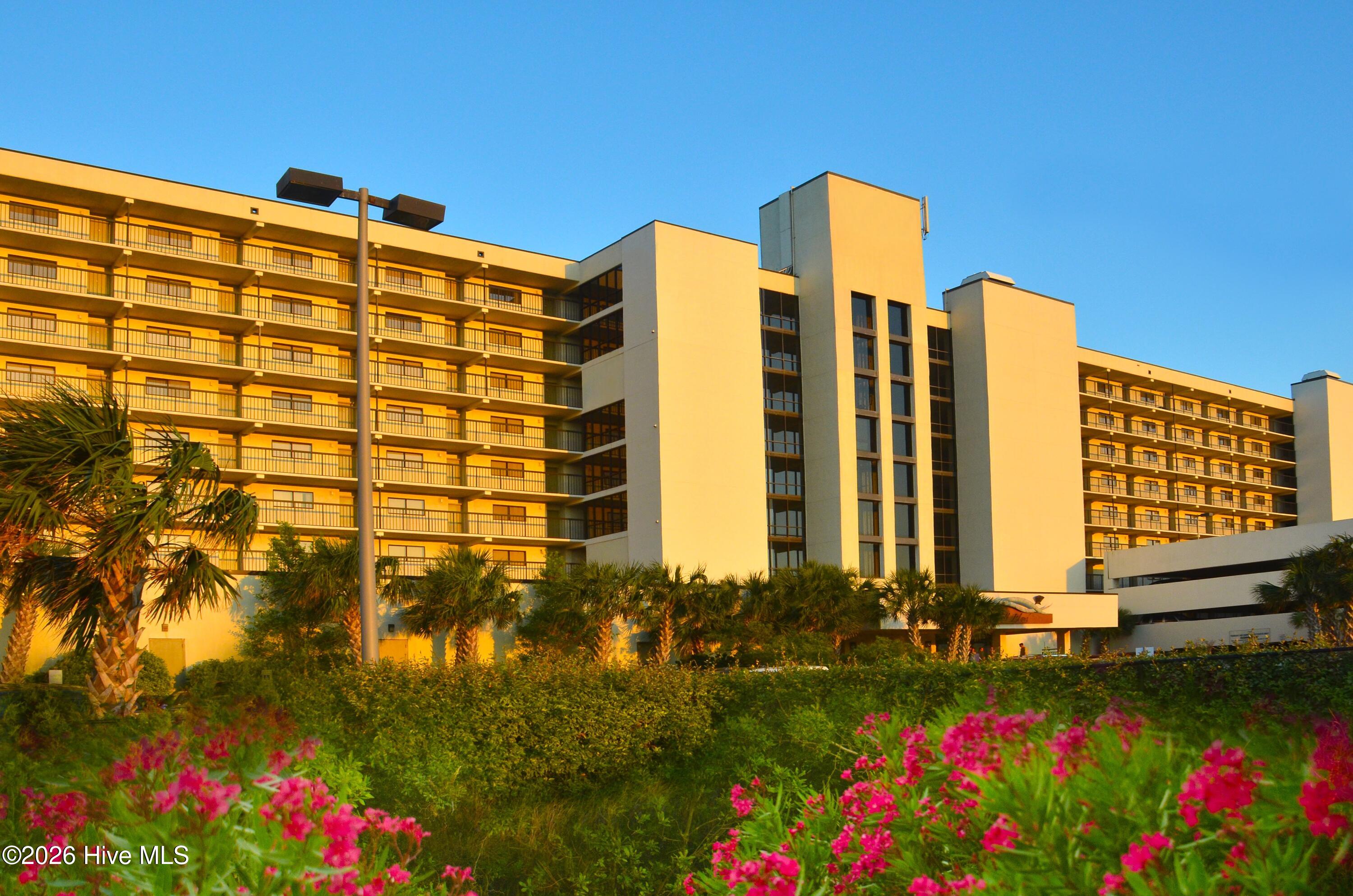 2700 N Lumina Avenue Unit 811
