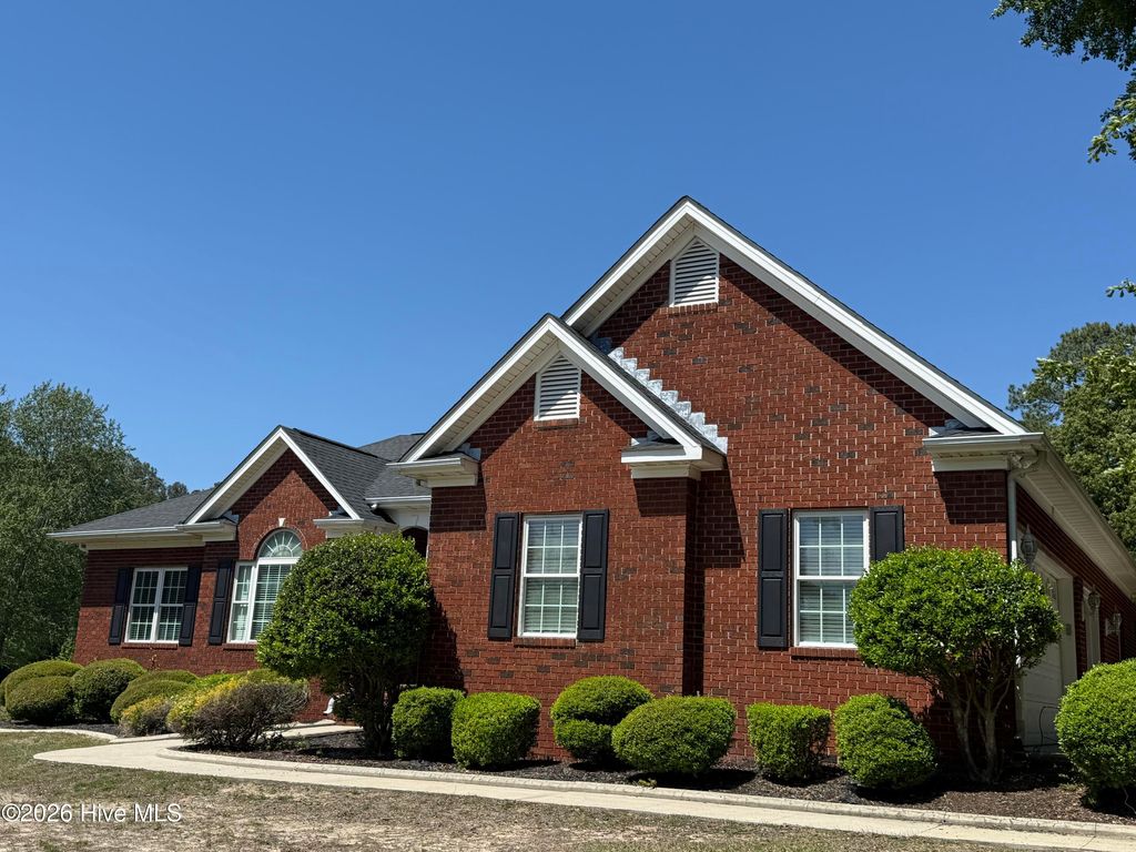 Photo of 109 Brisbayne Circle, La Grange, NC 28551 (MLS # 100567343)