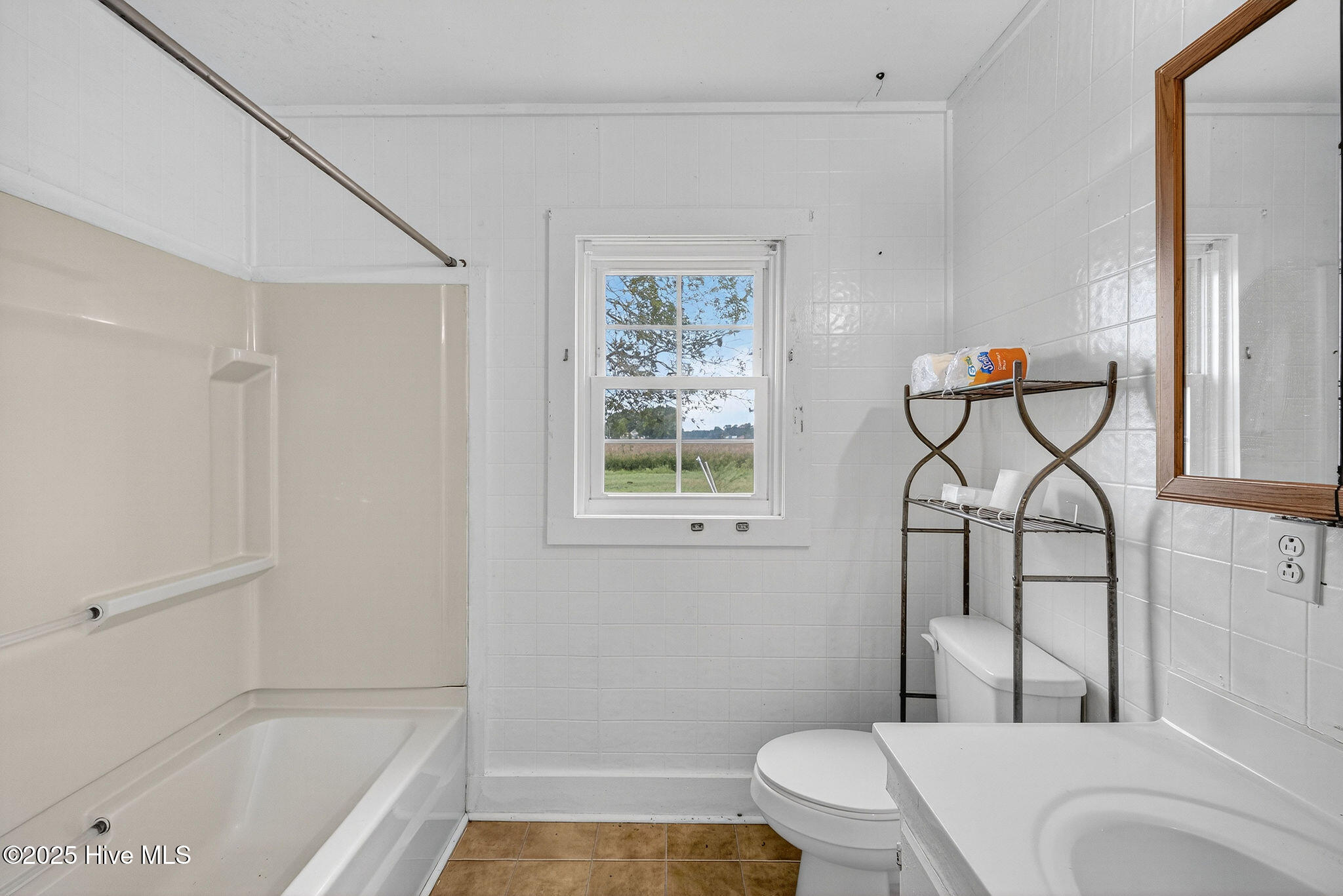 Harrells, North Carolina 28444, United States, 3 Bedrooms Bedrooms, ,1 BathroomBathrooms,Residential,Pending,255957