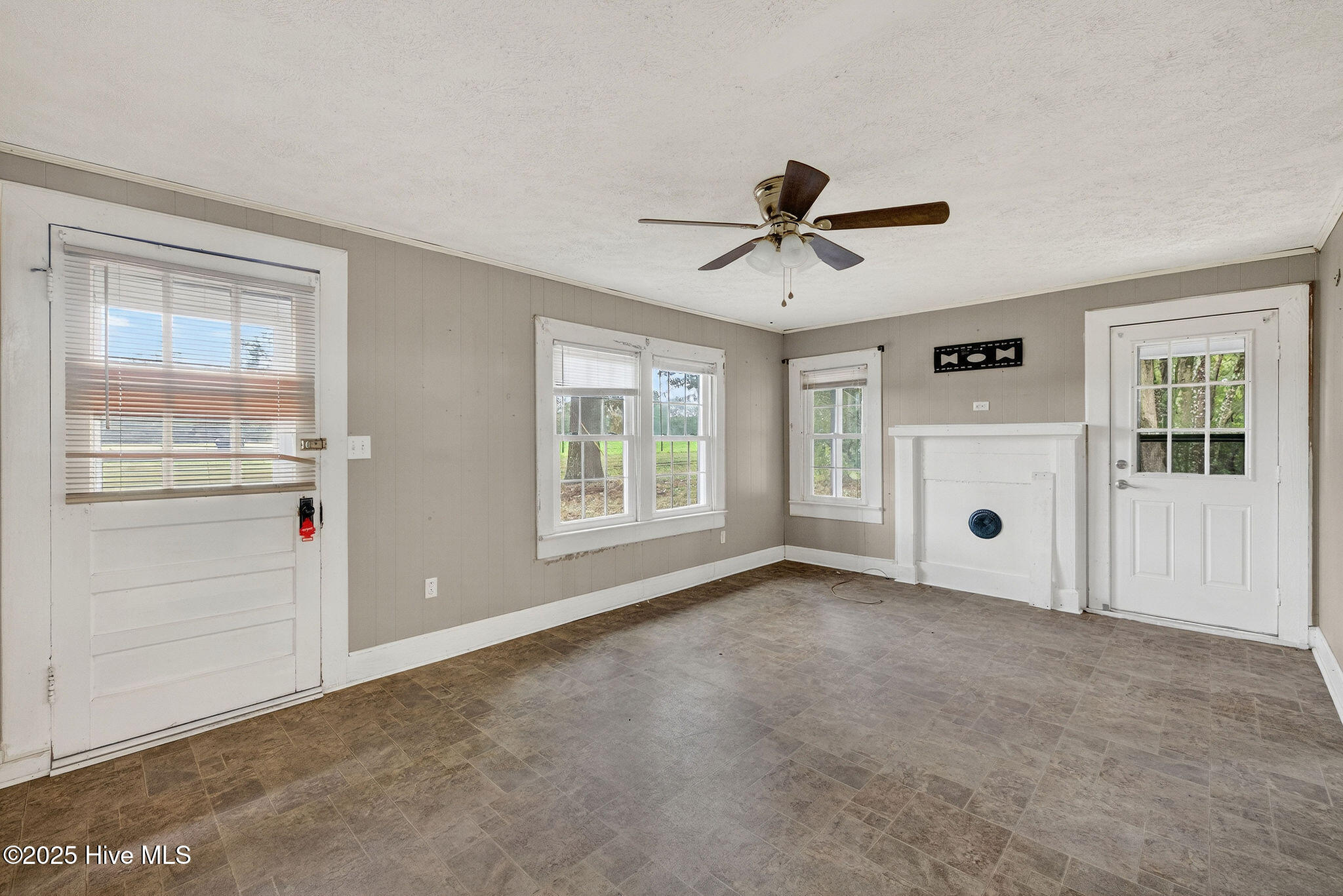 Harrells, North Carolina 28444, United States, 3 Bedrooms Bedrooms, ,1 BathroomBathrooms,Residential,Pending,255957