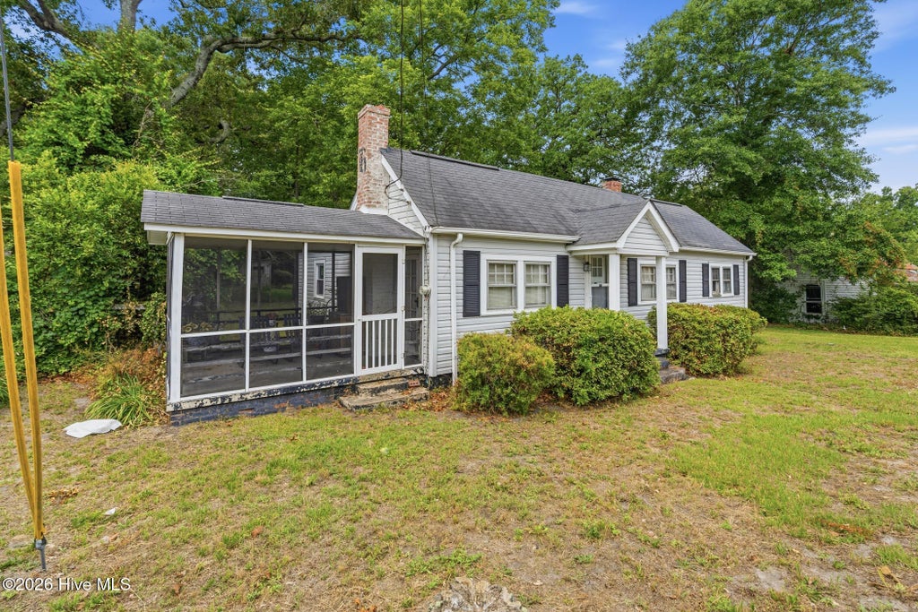 Photo of 704 E Hamlet Avenue, Hamlet, NC 28345 (MLS # 100580956)
