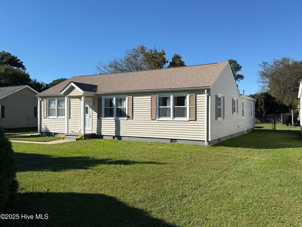 Photo of 209 Hawthorne Road, Edenton, NC 27932 (MLS # 100558055)