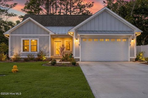 Photo of 458 Raven Glen Drive, Southport, NC 28461 (MLS # 100547880)