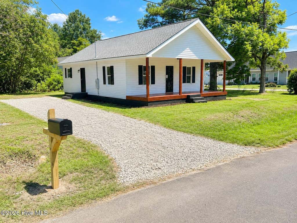 Photo of 302 W 1st Street, Princeton, NC 27569 (MLS # 100596296)
