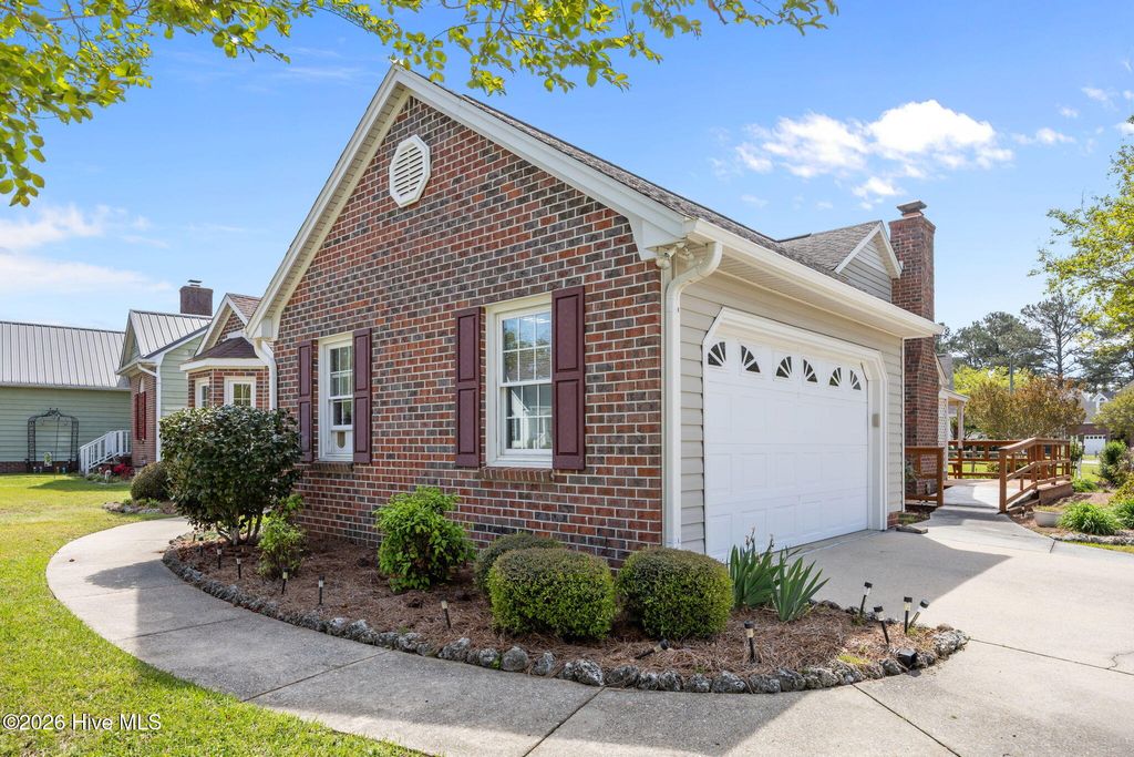 Photo of 601 Player Court, Jacksonville, NC 28540 (MLS # 100565742)