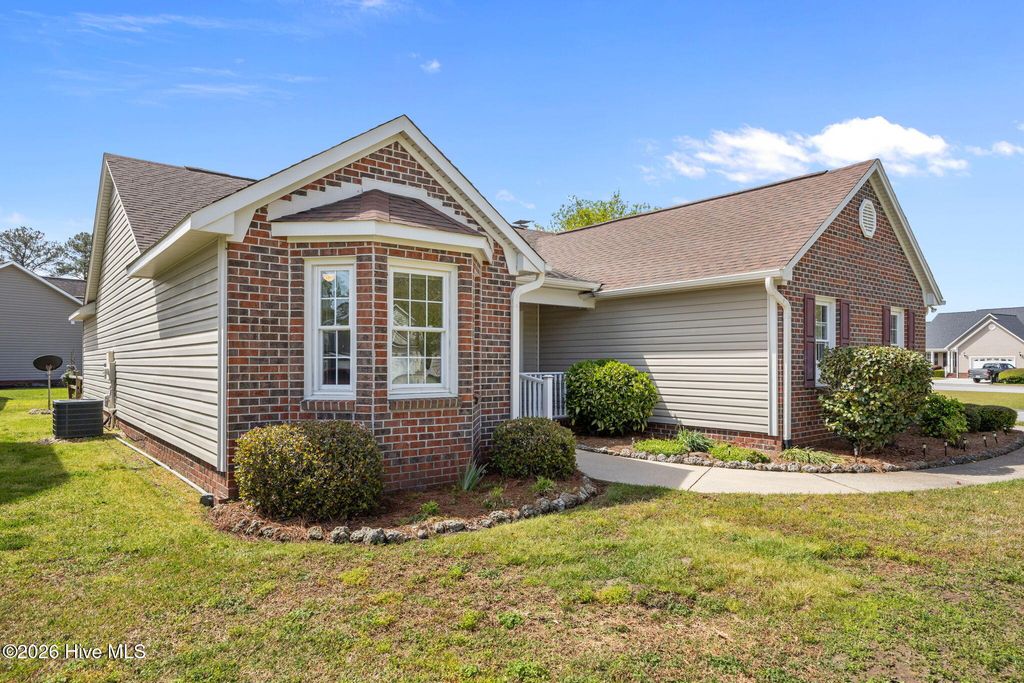 Photo of 601 Player Court, Jacksonville, NC 28540 (MLS # 100565742)