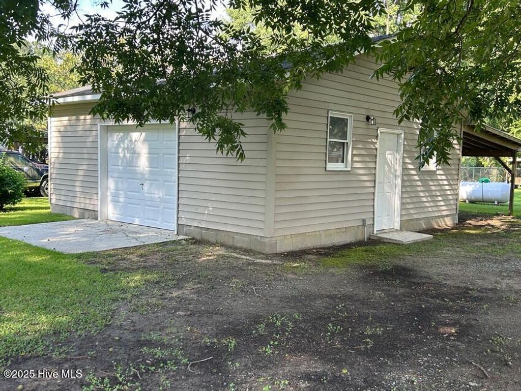 Photo of 111 Colonial Drive, Clinton, NC 28328 (MLS # 100525066)