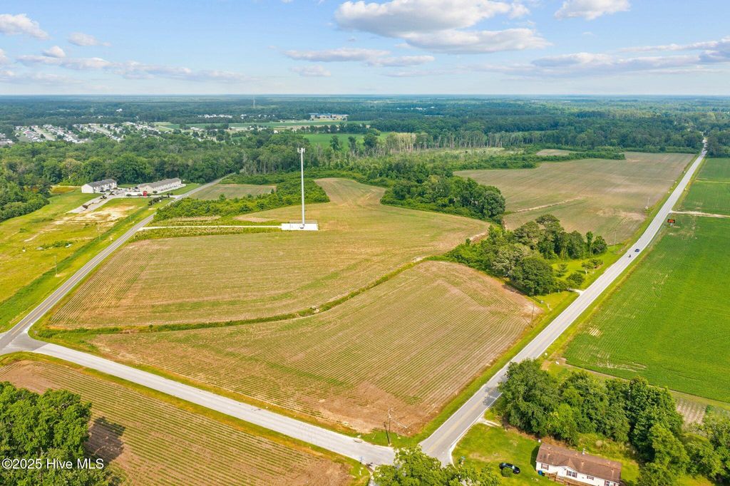 Photo of 672 E Hargett Street, Richlands, NC 28574 (MLS # 100502618)