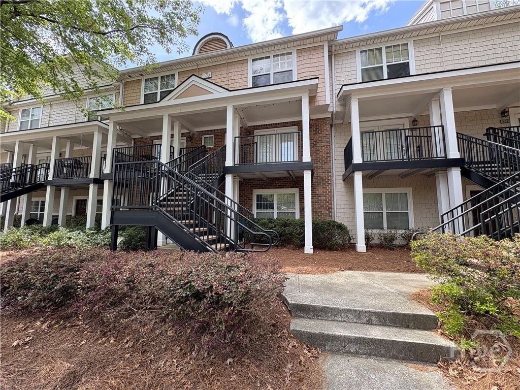 Photo of 1035 Barnett Shoals Rd #325, Athens, GA 30605 (MLS # CL351406)
