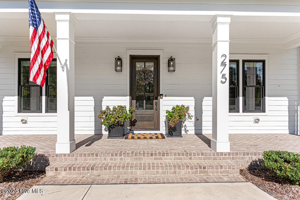 275 Hollycrest Drive