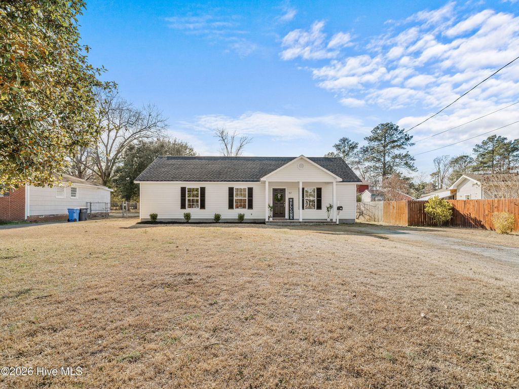 Photo of 117 Summersill Drive, Jacksonville, NC 28540 (MLS # 100554469)