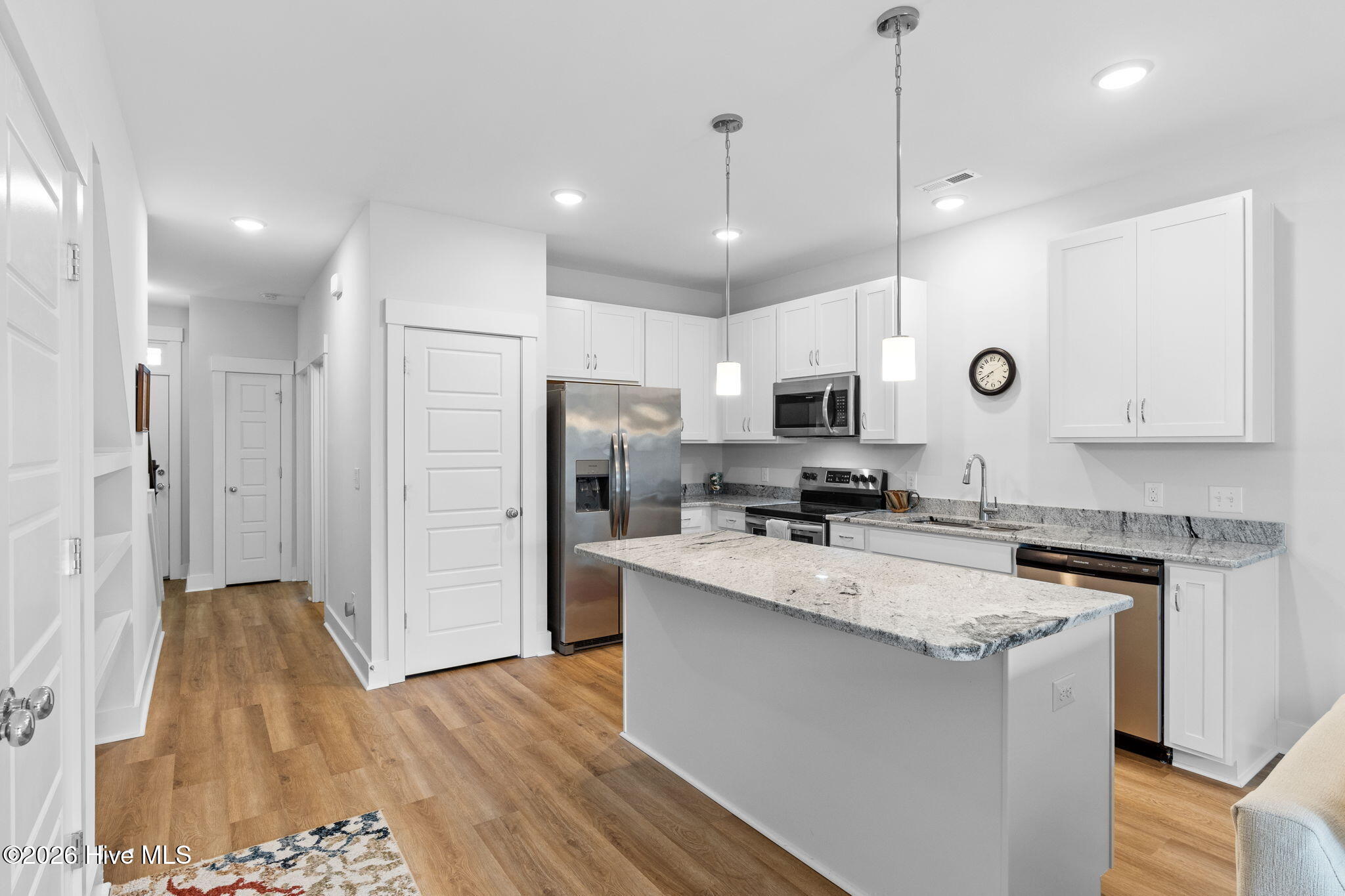 8239 Paramount Point